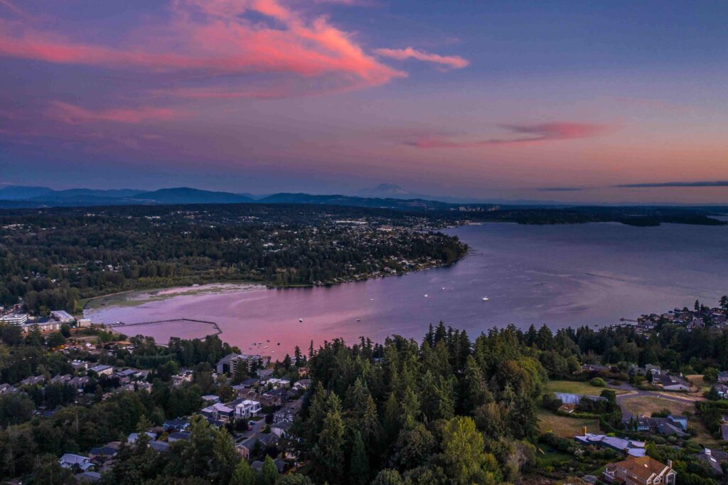 - The charming downtown waterfront features art galleries, cafes, and beautiful Lake Washington views that inspire creativity and social connection.